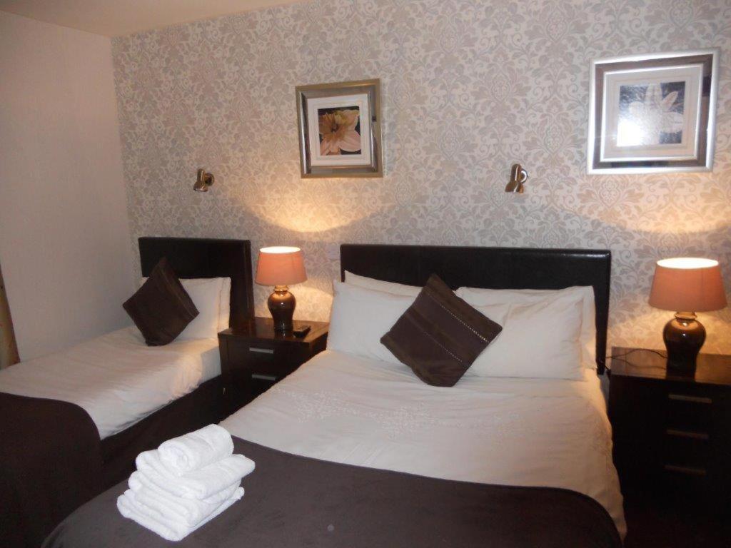 Leitrim Inn Carrick-on-Shannon Екстер'єр фото